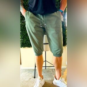 Men's 3/4 Joggers Capri with Zipper Pockets Slim Fit Training Running Workout